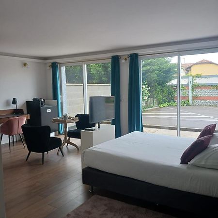 Bed and Breakfast Touraco Виллар-ле-Домб Экстерьер фото
